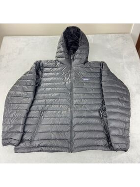 Patagonia NWOT Men's Size XXL Down Sweater Hoody 84701 Style Number w/Flaws